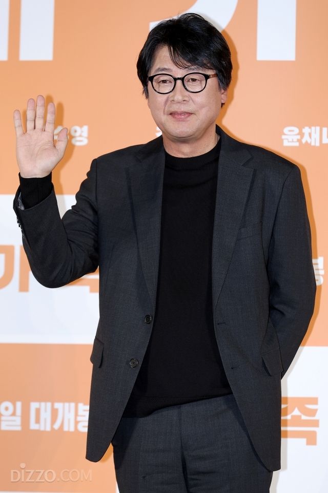 [종합] "가족에 대하여"…'부자 호흡' 김윤석X이승기가 펼칠 코믹극 '대가족'