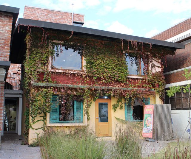 서학예술마을도서관 내 담쟁이 갤러리 외관