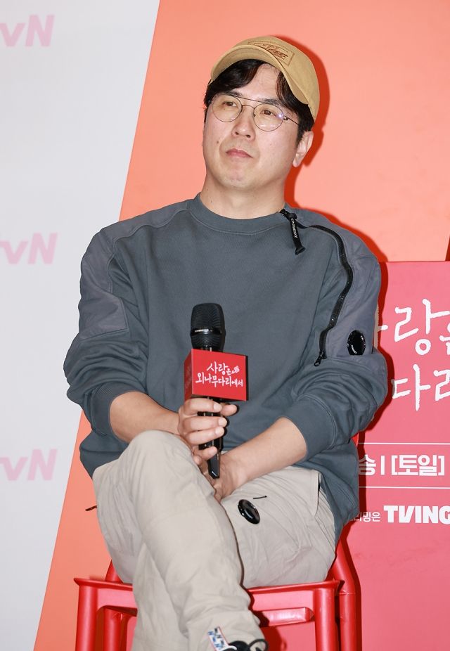 [종합] "핫팩 같은 작품되길"…주지훈X정유미, '사외다'로 '로코 장인' 노린다