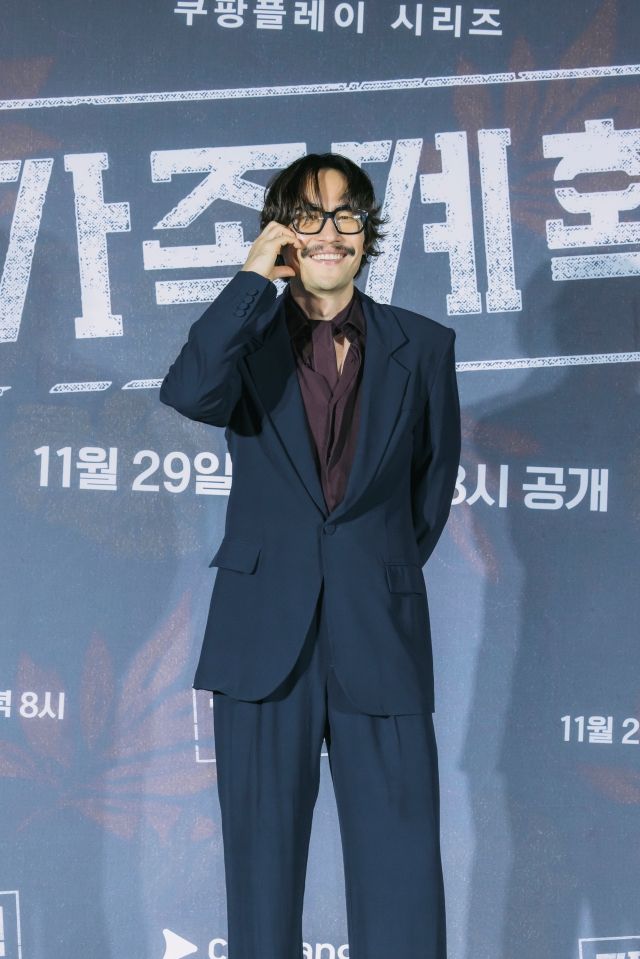 [종합] 본 적 없는 가족, 지구를 지켜라…배두나X류승범X백윤식X로몬X이수현 '가족계획'