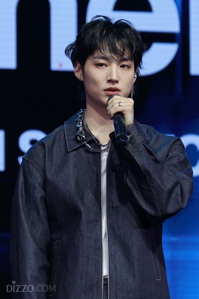 갓세븐 제이비, 첫 솔로 정규앨범으로 컴백…스웨그 넘치는 무대 장인[포토]