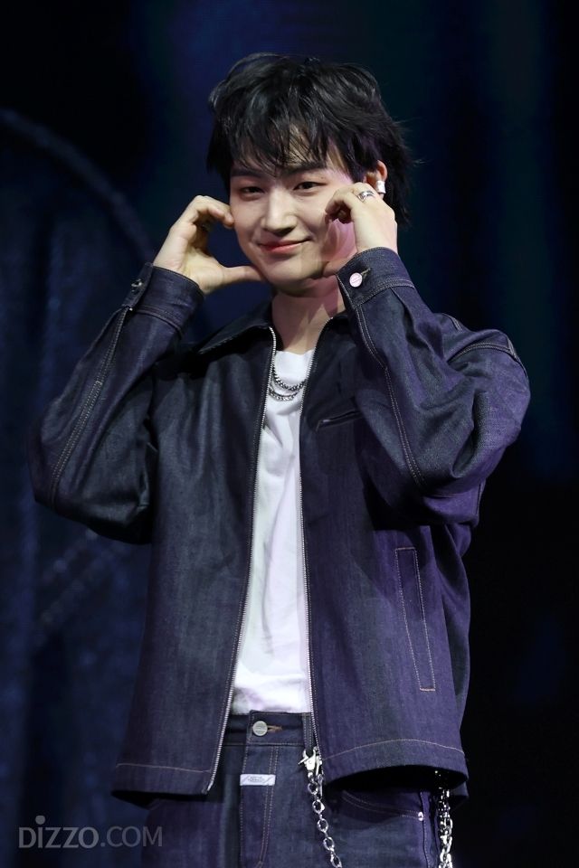 갓세븐 제이비, 첫 솔로 정규앨범으로 컴백…스웨그 넘치는 무대 장인[포토]