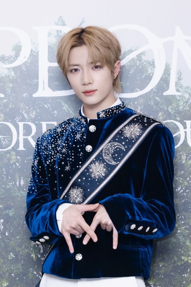 [종합] "오래 보고 싶은 팀 되고파"…데뷔 6년 차 투바투의 로맨틱한 진심 '오버 더 문'