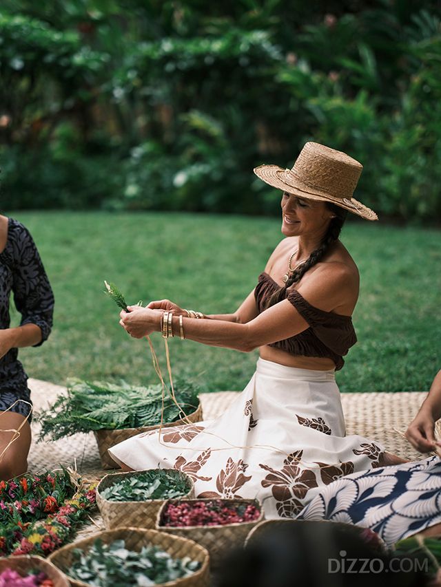 오아후섬의 전통 레이 제작자, 멜리아나(Meleana)(사진제공=하와이 관광청)