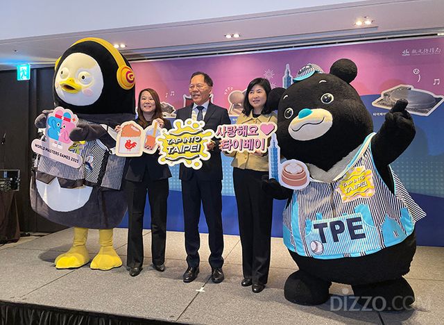 왼쪽부터 홍보대사 펭수, 대만 교통부 관광청 서울사무소 곽생여 소장, 타이베이시 관광전파국 왕추동 국장, 주한국대만대표부 곽추문 부대표, 타이베이시 마스코트 브라보베어(사진촬영=서미영 기자)