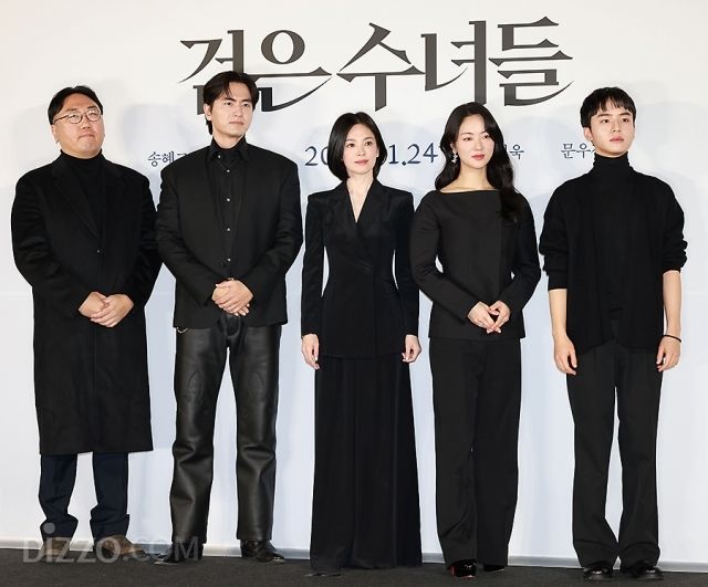 거친 송혜교가 소년을 구한다…전여빈X이진욱X문우진 '검은 수녀들' [종합]