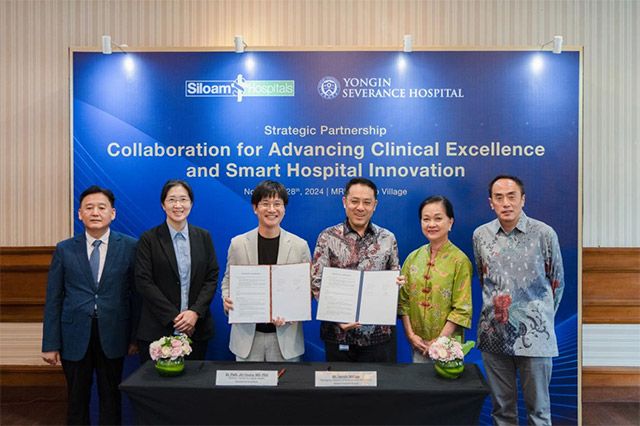 지난 11월 28일 인도네시아 자카르타 실로암병원 본원에서 용인세브란스병원과 실로암병원 관계자가 MOU를 체결하고 기념사진을 촬영하고 있다. /사진 제공=용인세브란스병원