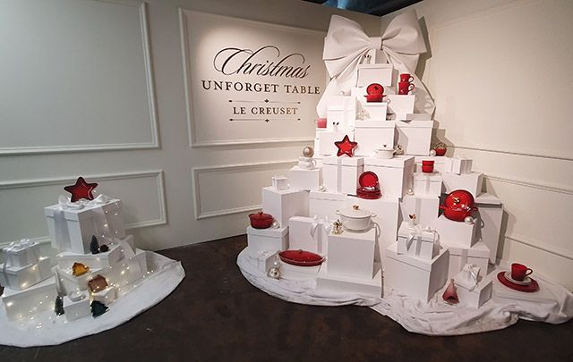 크리스마스 시즌 팝업 ‘언포겟 테이블 크리스마스’내부에 포토존이 설치되어 있다./사진=김경희