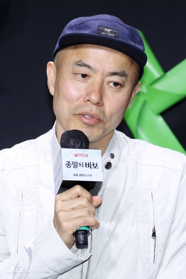 [종합] "돌 맞을 작품 아냐"…유아인 일부 편집한 '종말의 바보', 작품성으로 승부수