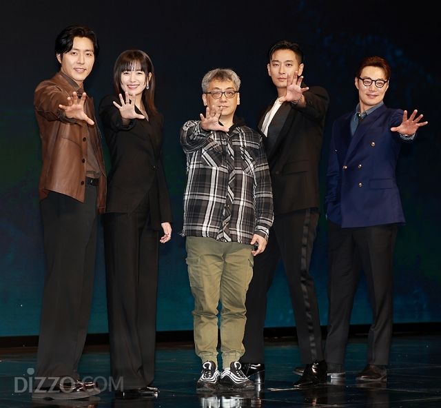 [종합] '액션 천재' 주지훈과 '우직한' 한효주의 첫 만남, '지배종'