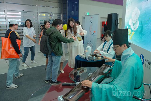 강소성 전통 우화차 시음 및 구친 연주