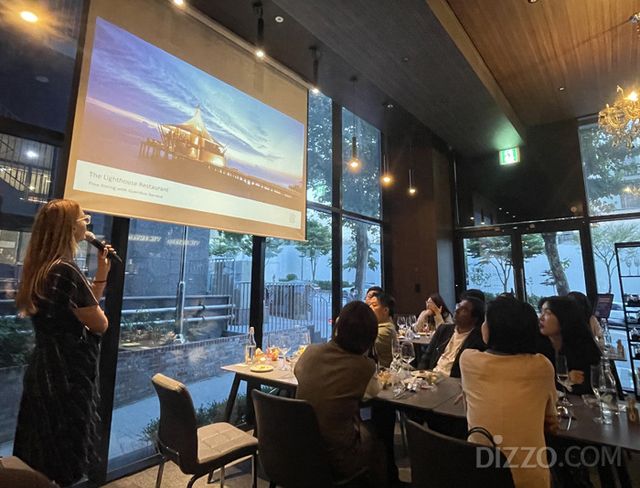 사라 포스터(Sarah Foster) 유니버셜 리조트 세일즈 총괄이 후바펜부시와 바로스 리조트를 소개하고 있다.(사진촬영=서미영 기자)