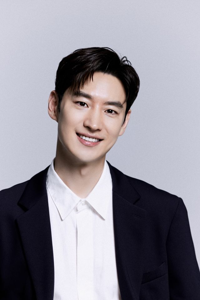 [인터뷰] 이제훈 "작품으로 목소리를 낼 수 있는 배우였으면 좋겠다"