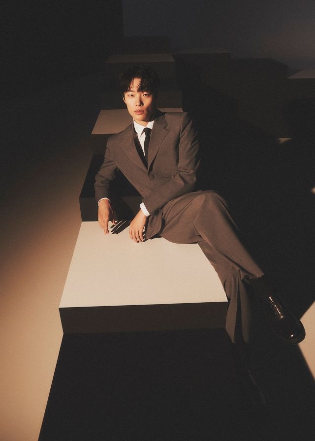 [인터뷰] '더 에이트 쇼' 류준열, 개인과 배우 사이…더 솔직해질 결심