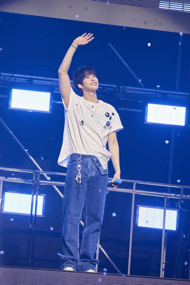 [공연뷰] 도영의 모든 노래가 모여 청춘들의 위로가 돼