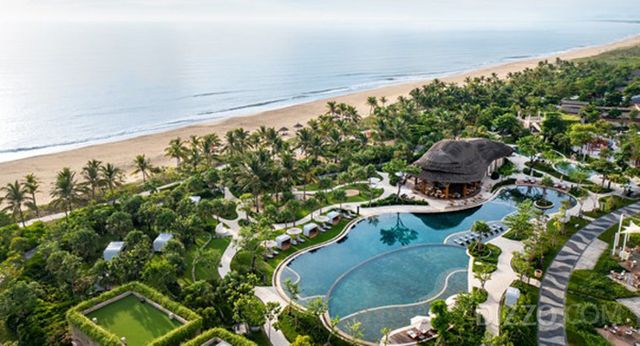 베트남 최고의 럭셔리 복합 엔터테인먼트 리조트, 호이아나 리조트 & 골프 