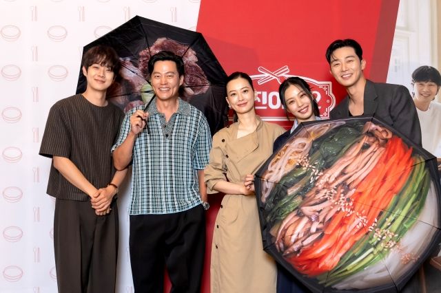 [종합] 달라진 이서진→'황금인턴' 고민시…곰탕만큼 뜨끈한 케미 '서진이네2'