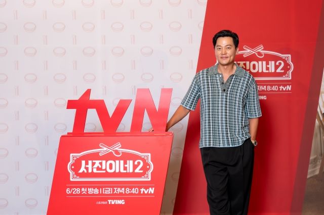 [종합] 달라진 이서진→'황금인턴' 고민시…곰탕만큼 뜨끈한 케미 '서진이네2'