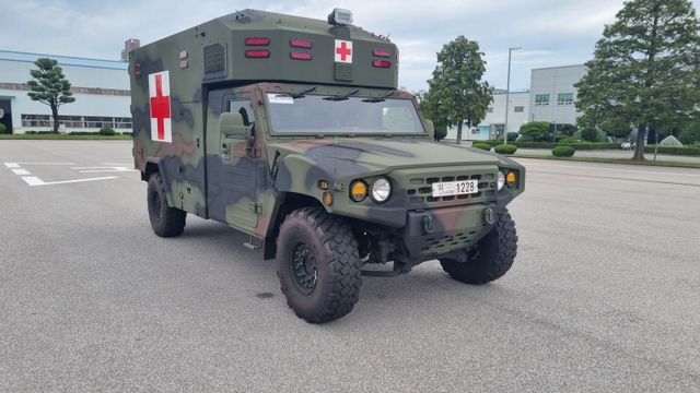 군 개선형구급차 / 사진 제공=국방부