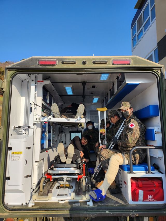 군 개선형구급차 / 사진 제공=국방부