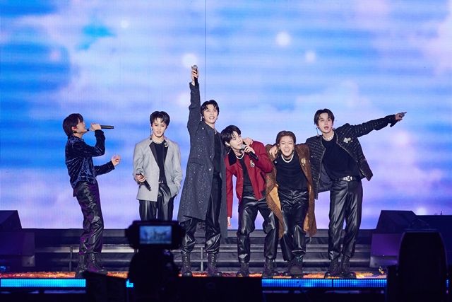 [공연뷰] 한 편의 영화처럼…NCT 127이 완성한 'THE MOMENTUM'