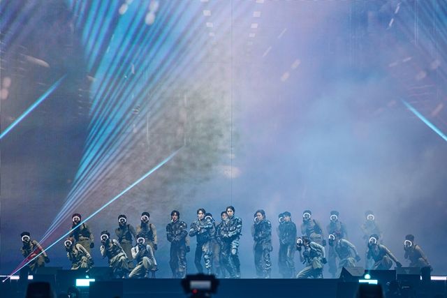 [공연뷰] 한 편의 영화처럼…NCT 127이 완성한 'THE MOMENTUM'