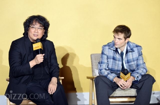 봉준호 "'미키17', 25년 감독 인생 첫 러브스토리…인간 냄새 물씬 SF영화" [종합]