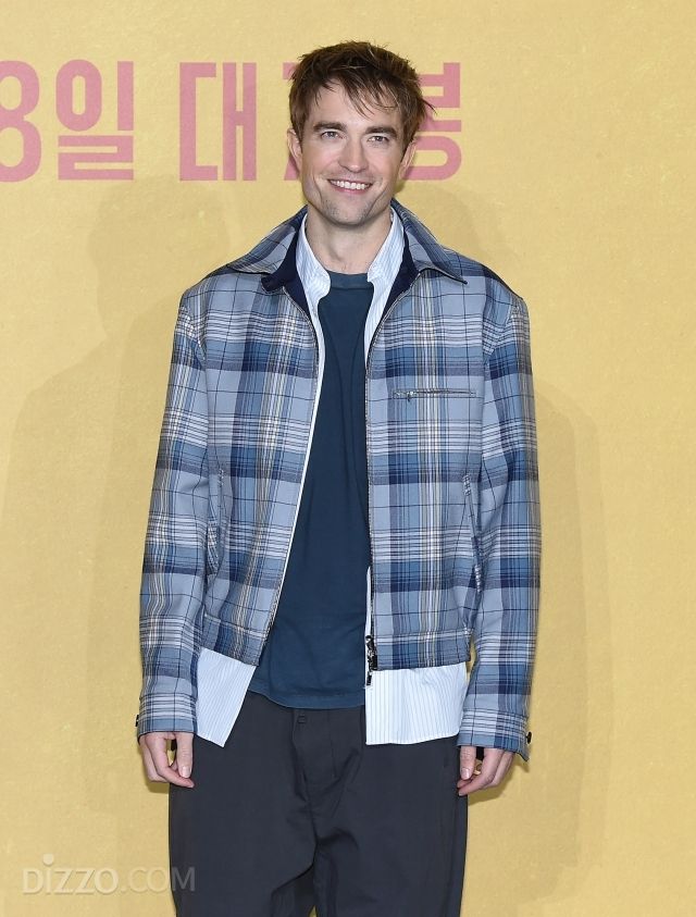 봉준호 "'미키17', 25년 감독 인생 첫 러브스토리…인간 냄새 물씬 SF영화" [종합]