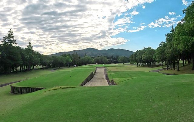 3번홀 ‘기타(Guitar)’. 그린앞까지 가로지르는 벙커가 기타의 넥을 연상시킨다.
