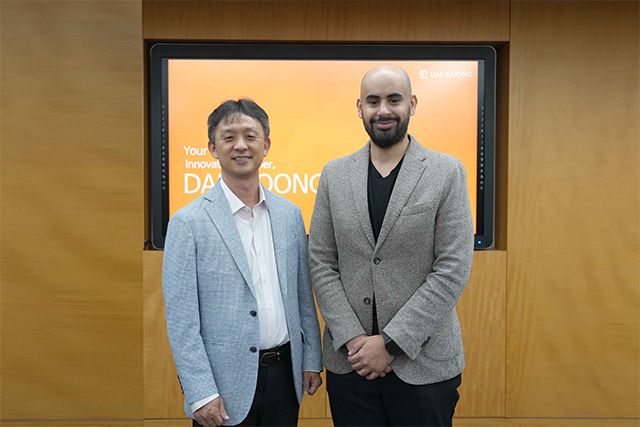 (왼쪽부터)박성수 대웅제약 대표, 칼리드 알부라이칸 사우디 보건부 차관 /사진 제공=대웅제약