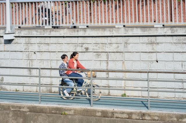꼭 필요한 화두를 사려깊게 속삭이기…'세계의 주인' [리뷰]