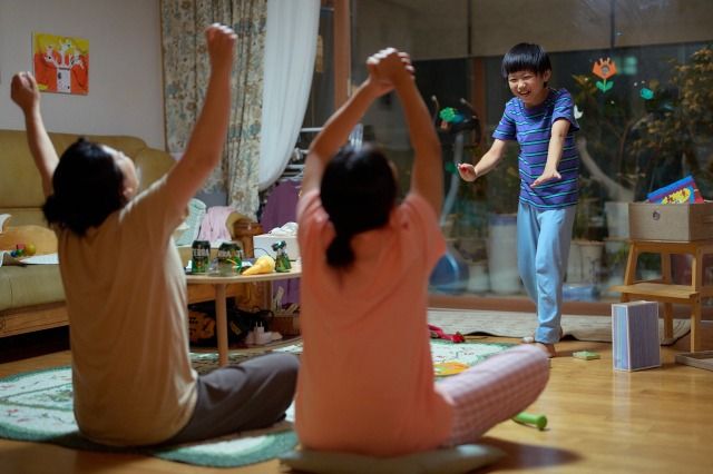 꼭 필요한 화두를 사려깊게 속삭이기…'세계의 주인' [리뷰]