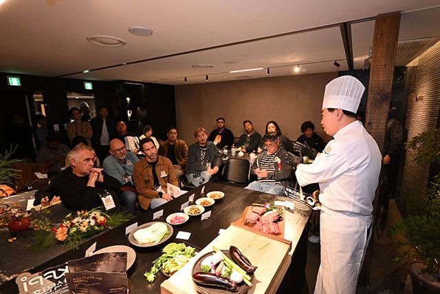 첫날 벽제갈비의 윤원석 셰프가 한우 부위별 조리와 채소 발효의 조화를 선보였다./사진=한식진흥원