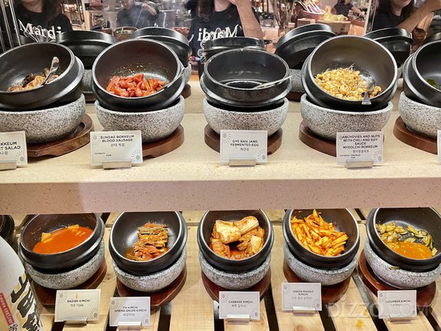 필리 카페 조식 메뉴 중 김치, 나물, 쌈야채 등 한식 메뉴(사진촬영=서미영 기자)