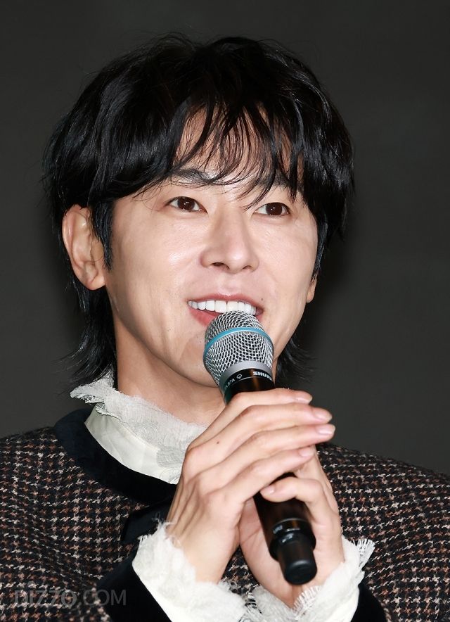 [종합] 'I-KNOW'에 집약한 유노윤호의 네 번째 레슨…"'페이크앤다큐' 비교해 듣기"