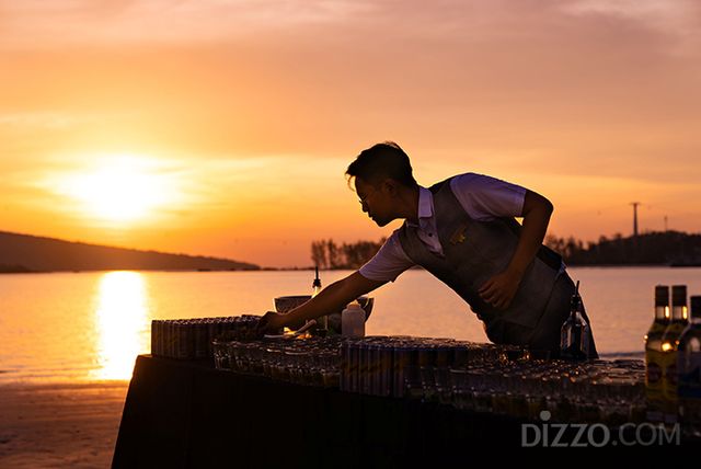 스윙 바의 환상적인 노을 전경(사진제공=프리미어 빌리지 푸꾸옥 리조트)