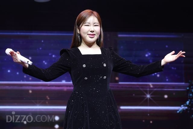 [종합] 송가인, 정통 트로트로 돌아온 이유 "나의 장점을 가장 잘 보여주는 장르"