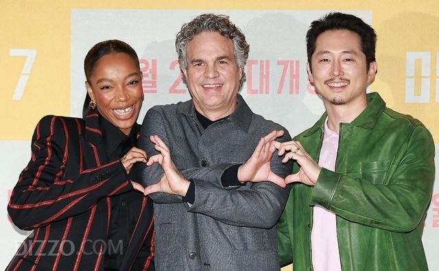 [종합] "아이 러브 잇"…봉준호 향한 나오미애키X마크러팔로X스티븐연의 헌사