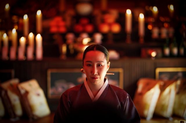 김국희, '가족계획' 이어 '검은 수녀들'까지…神들린 존재감