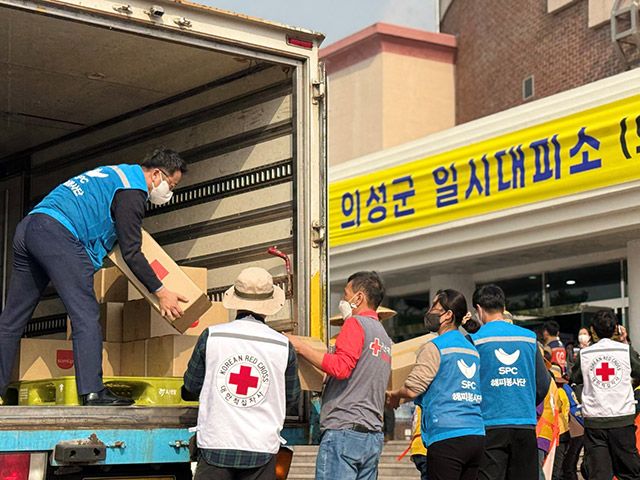 SPC그룹은 경남 산청·경북 의성 산불 피해 현장에 구호물품 지원에 나섰다./사진=SPC그룹