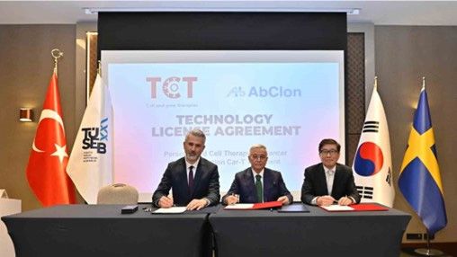 (왼쪽부터)에르칸 만칸(Erkan Mankan) TCT 사장, 오즈튀르크 오란(Ozturk Oran) TCT 의장, 이종서 앱클론 대표이사 /사진 제공=앱클론
