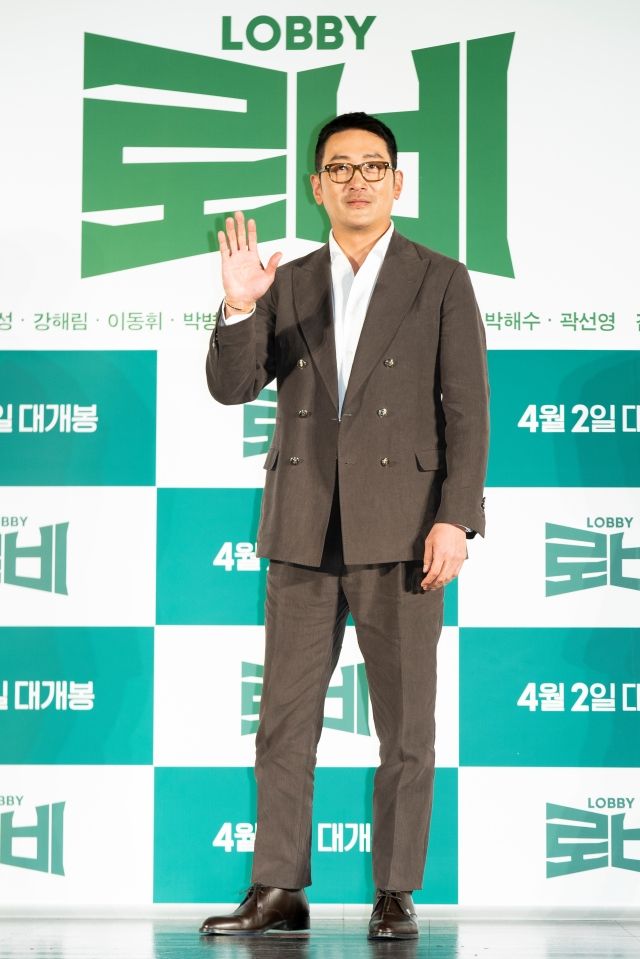 [종합] 하정우→차주영의 말맛 앙상블…골프 몰라도 웃긴 블랙 코미디 '로비'