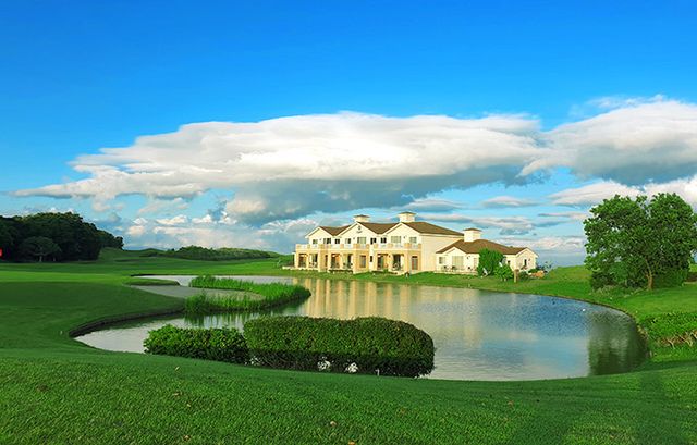 코스 내 빌리지 숙소가 있어 여유롭게 골프에 집중할 수 있는 노모자키GC.
