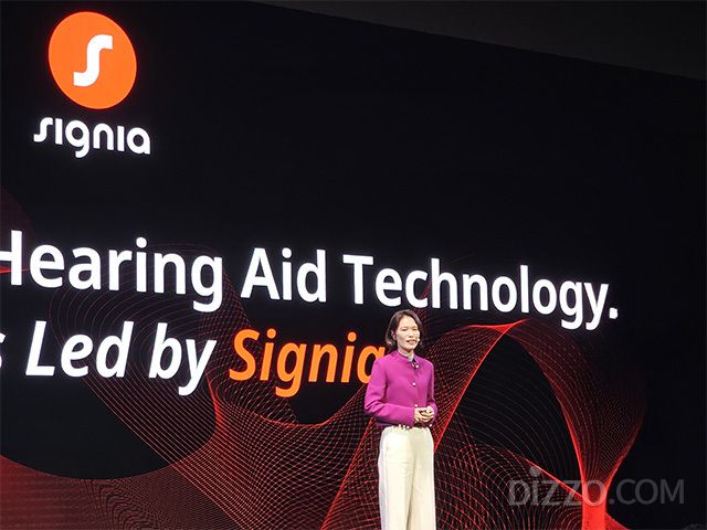 WS오디올로지코리아 조유리 대표가 신제품 '시그니아 IX'의 기술 철학을 설명하고 있다. /사진=김정아 기자
