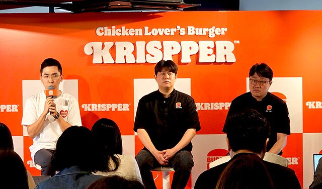 이성하 마케팅 최고 책임자와 이성재 제품개발 팀장, 추연경 과장이 신제품을 소개하고, 질의 답을 하고 있다./사진=김경희