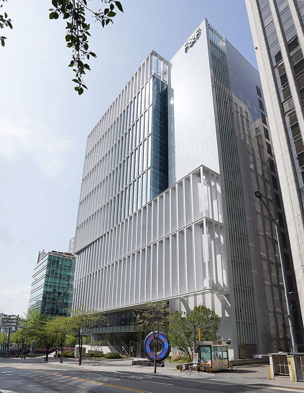 F&F 강남 신사옥 외부 전경./사진=F&F