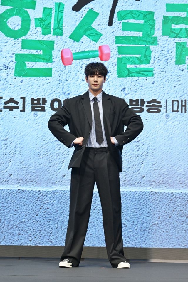 [종합] "도관장으로 많이 불렸으면"…이준영, 문전성시 '24시 헬스클럽' 완성할까