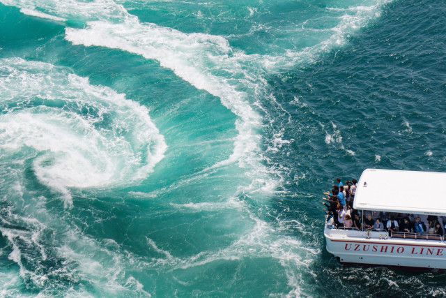 우즈노미치 전망대에서 만날 수 있는 거대한 우즈시오(소용돌이)(사진제공=도쿠시마현 관광 서울REP사무소)