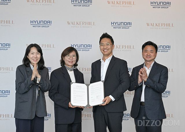 워커힐과 현대차·기아가 5월 20일 서울 광진구 워커힐 호텔에서 업무 협약식을 진행했다 (왼쪽부터 현대차·기아 AVP 본부 박주영 팀장, 김수영 상무, 워커힐 김세한 신성장추진담당, 이열근 지속경영담당)(사진제공=워커힐 호텔앤리조트)