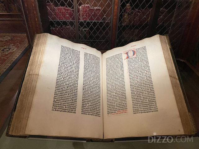 모건 라이브러리 & 뮤지엄의 구텐베르크 성경